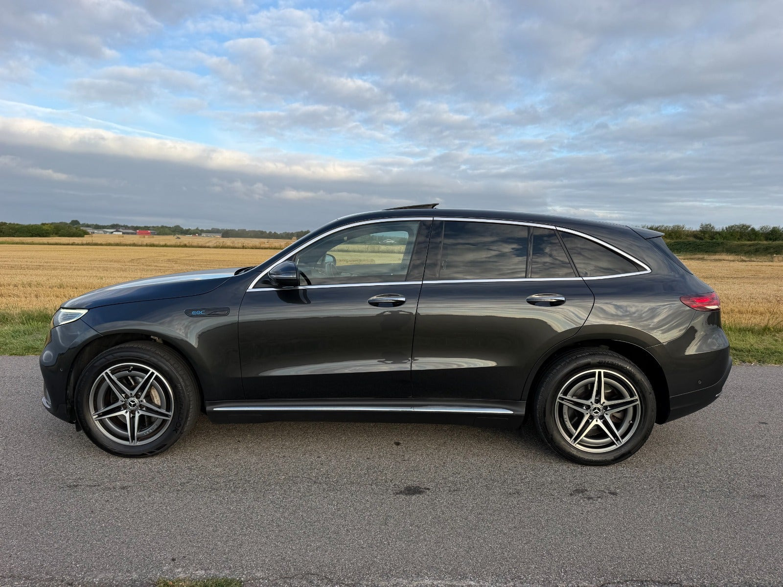 Grå Mercedes EQC400 fra 2020