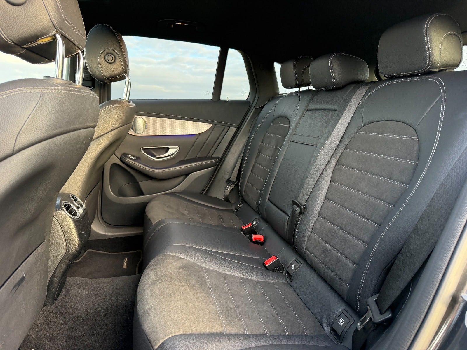 Grå Mercedes EQC400 fra 2020
