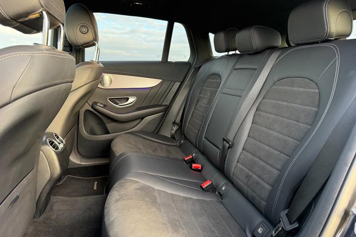 Grå Mercedes EQC400 fra 2020