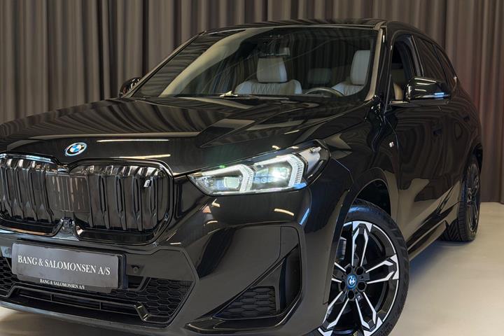 Sort BMW iX1 fra 2023