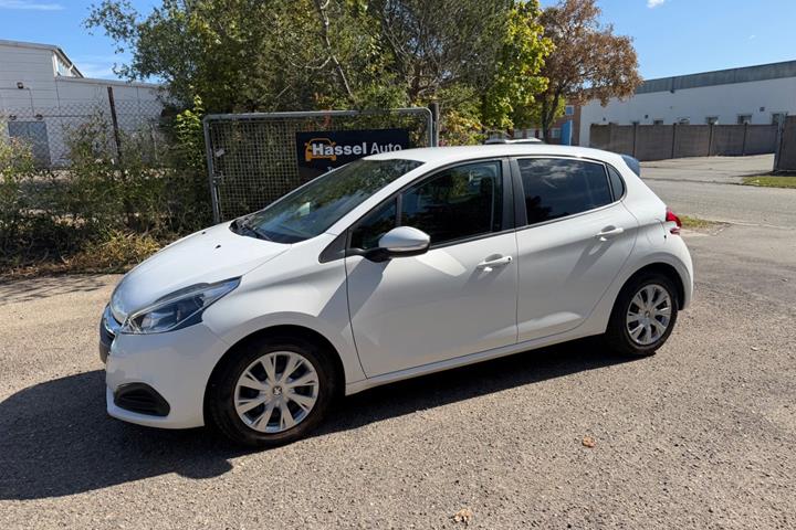 Grøn Peugeot 208 fra 2019