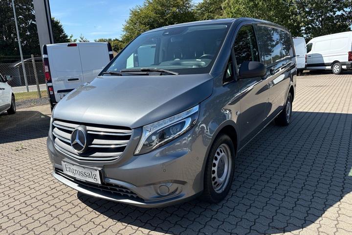 Grå Mercedes Vito 119 fra 2022