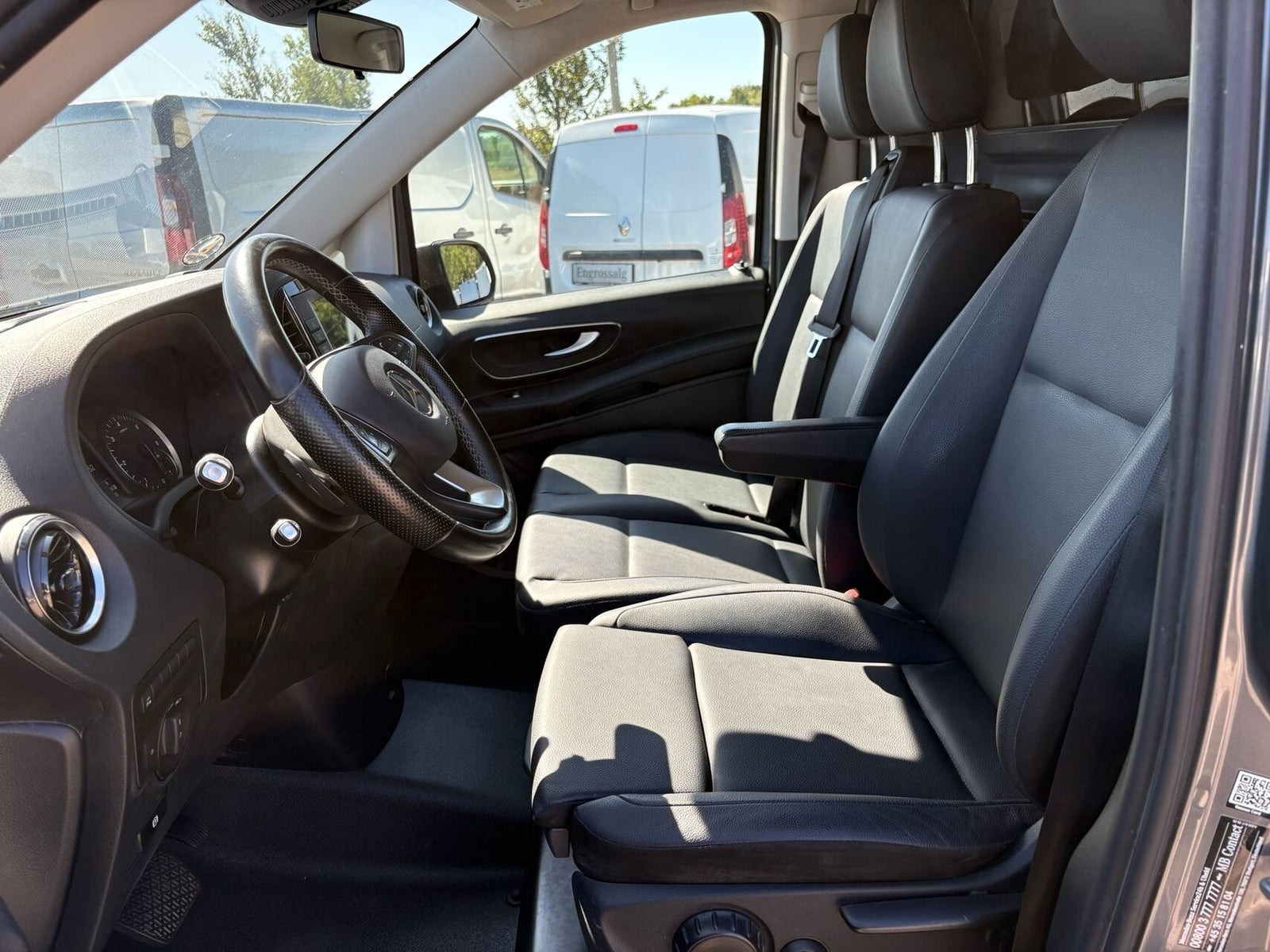 Grå Mercedes Vito 119 fra 2022