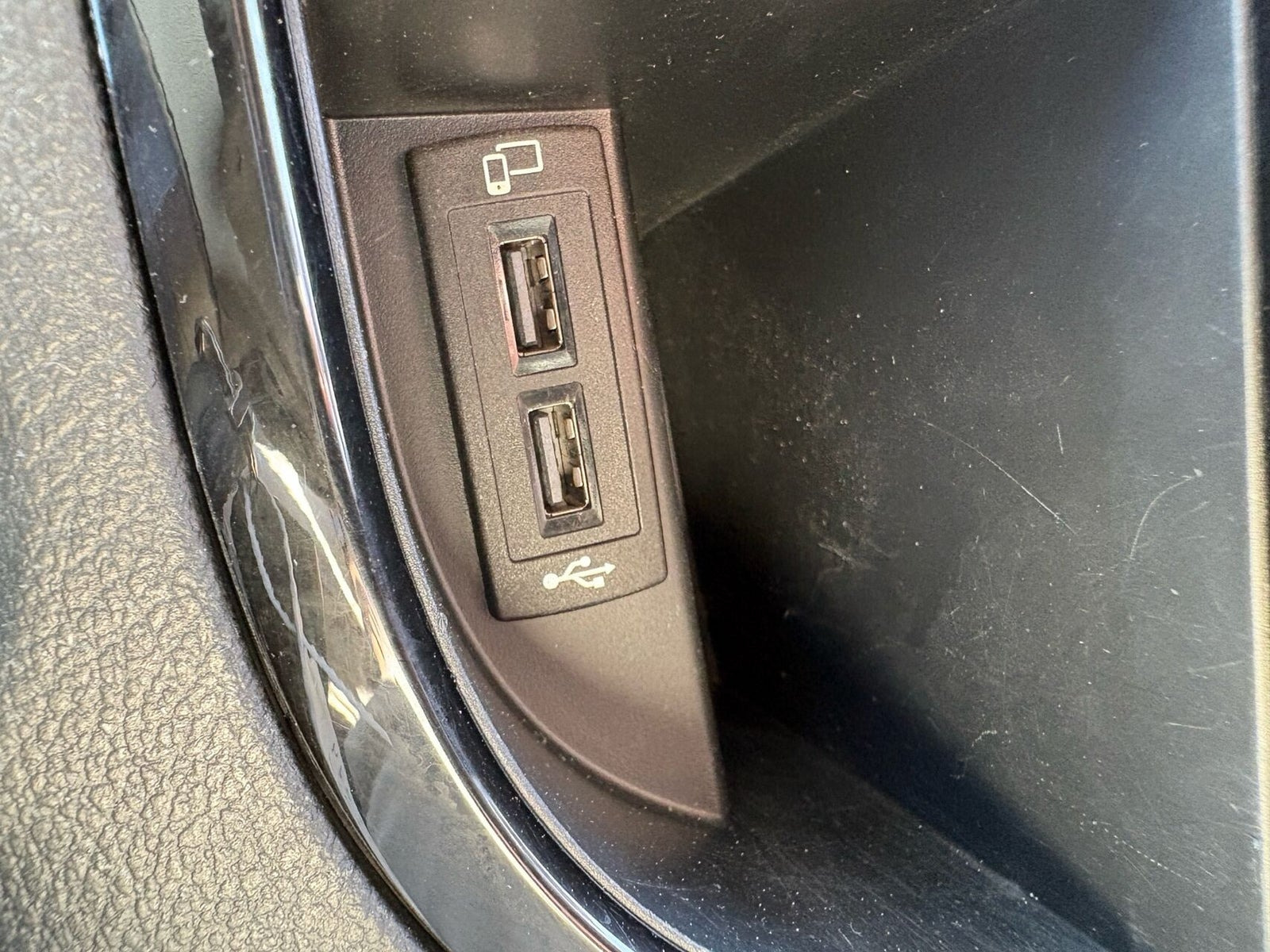 Grå Mercedes Vito 119 fra 2022