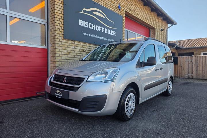 Grå Peugeot Partner Tepee fra 2017