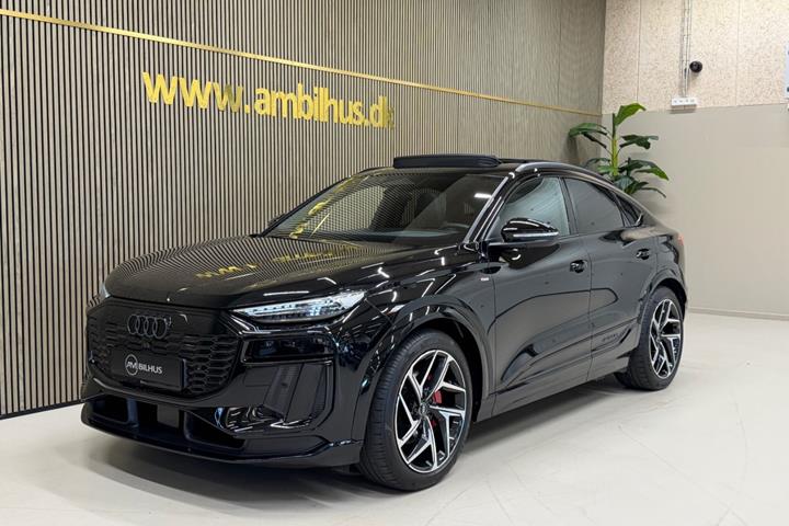 Sort Audi Q6 e-tron fra 2025