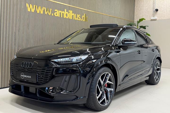 Sort Audi Q6 e-tron fra 2025