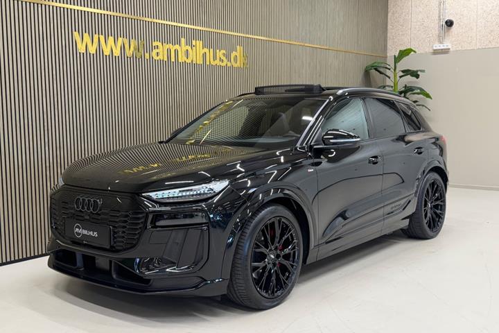 Sort Audi Q6 e-tron fra 2025