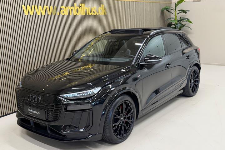 Sort Audi Q6 e-tron fra 2025