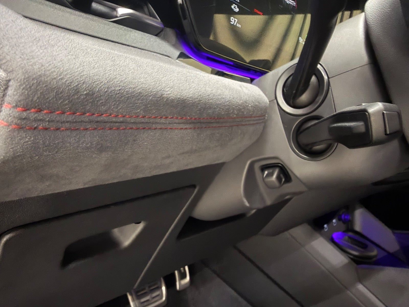 Sort Audi Q6 e-tron fra 2025