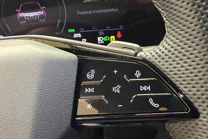 Sort Audi Q6 e-tron fra 2025