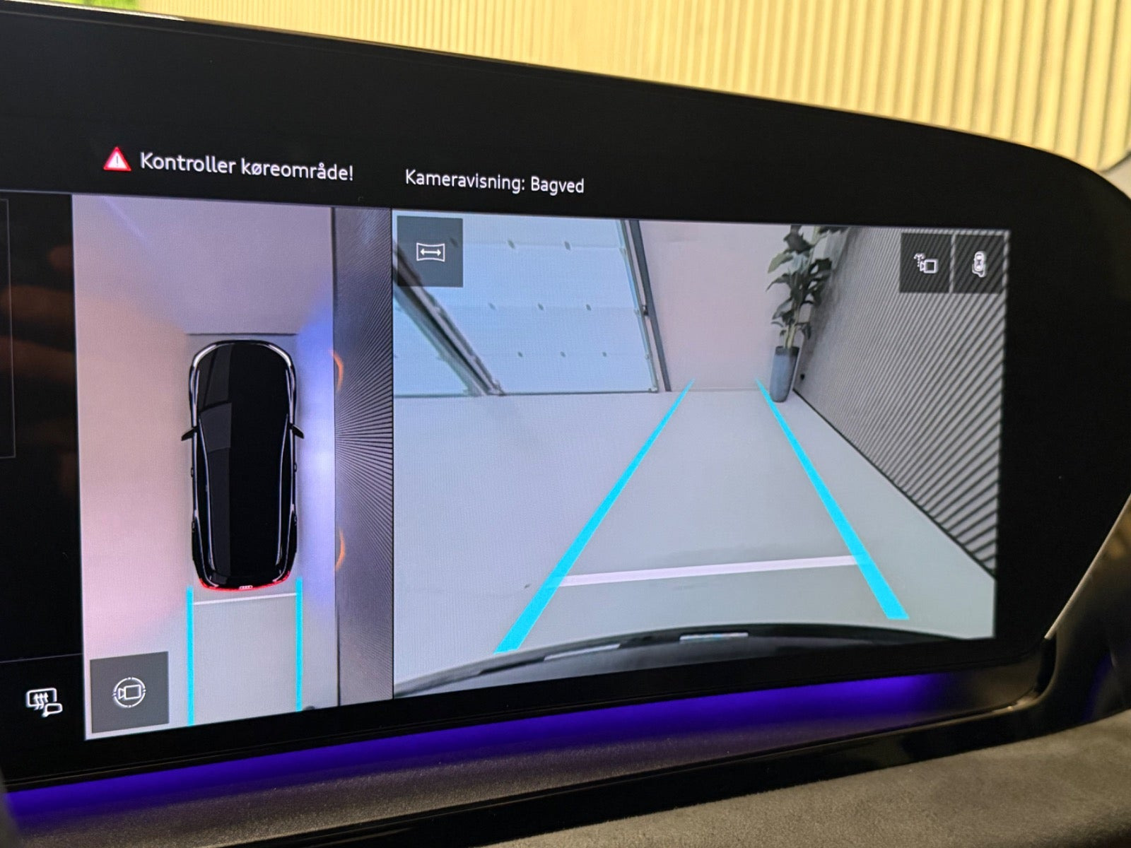 Sort Audi Q6 e-tron fra 2025