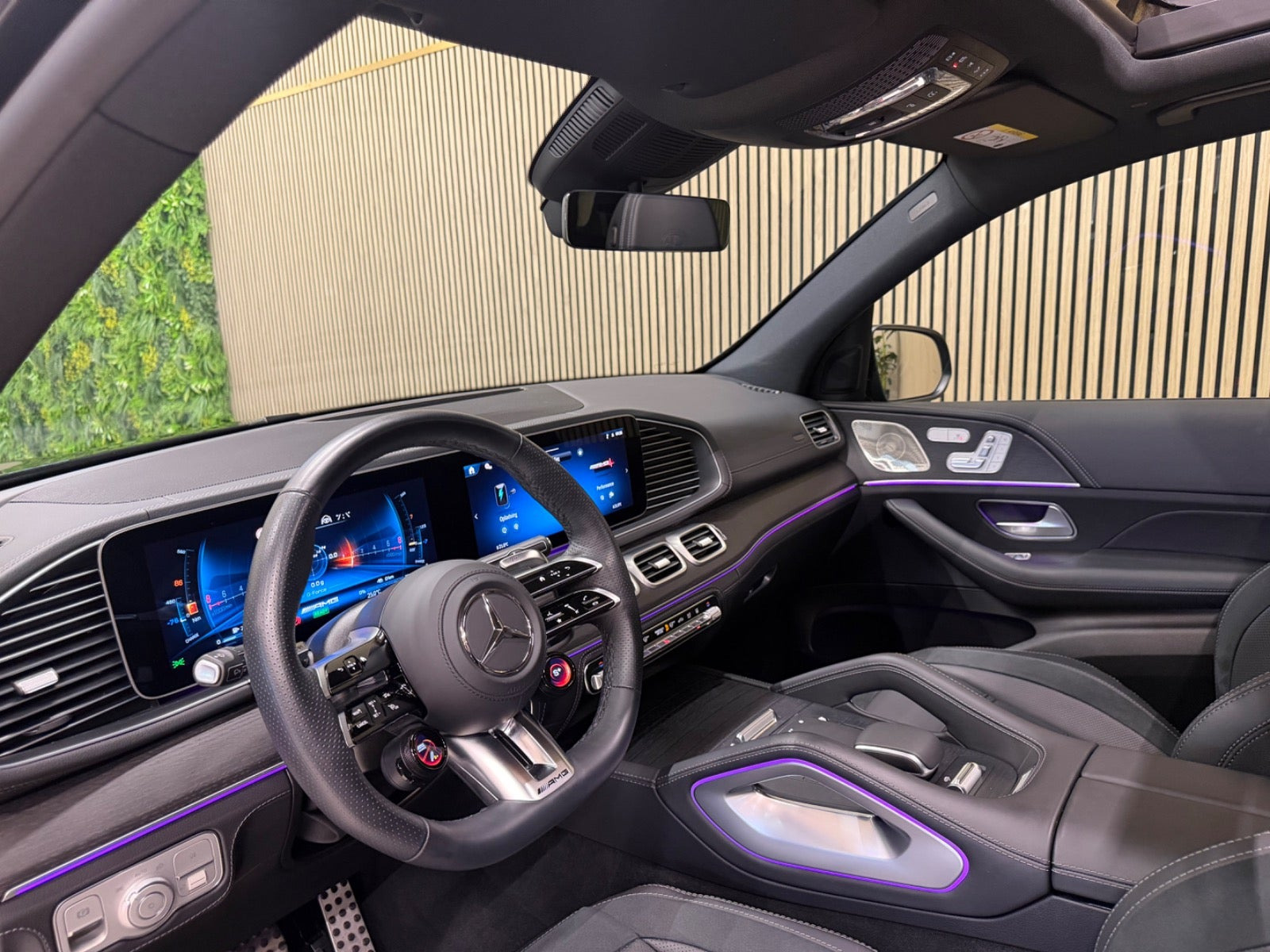 Sort Mercedes GLE53 fra 2025