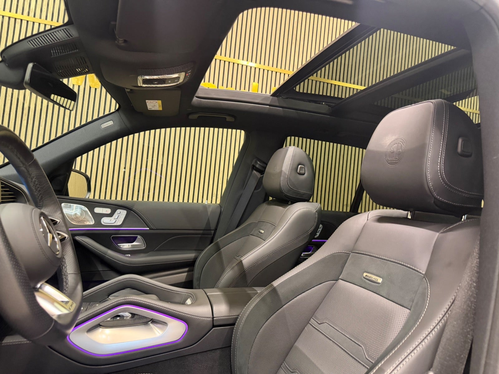 Sort Mercedes GLE53 fra 2025