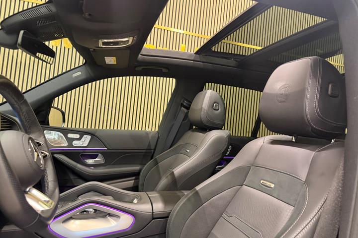 Sort Mercedes GLE53 fra 2025