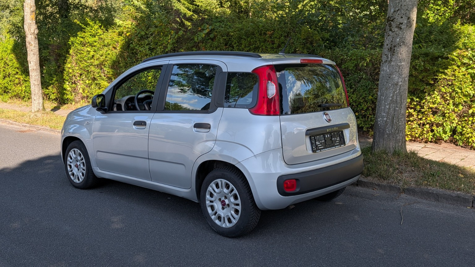 Grå Fiat Panda fra 2013