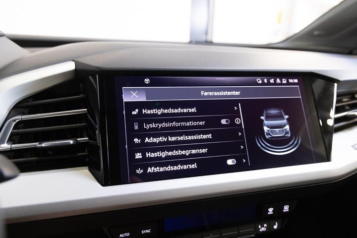 Grå Audi Q4 e-tron fra 2022