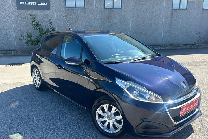 Blå Peugeot 208 fra 2019