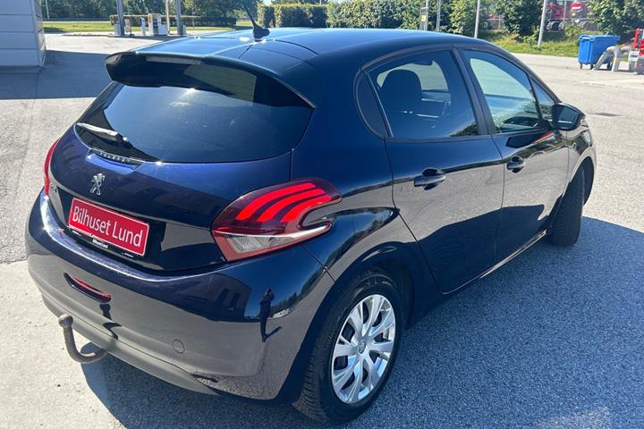 Blå Peugeot 208 fra 2019