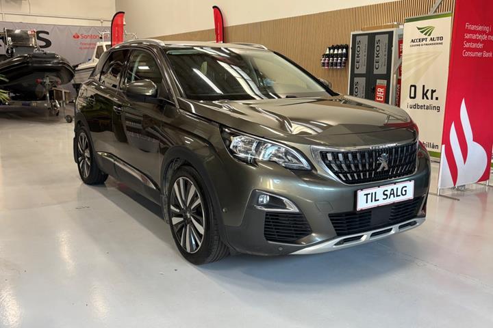 Grøn Peugeot 3008 fra 2017