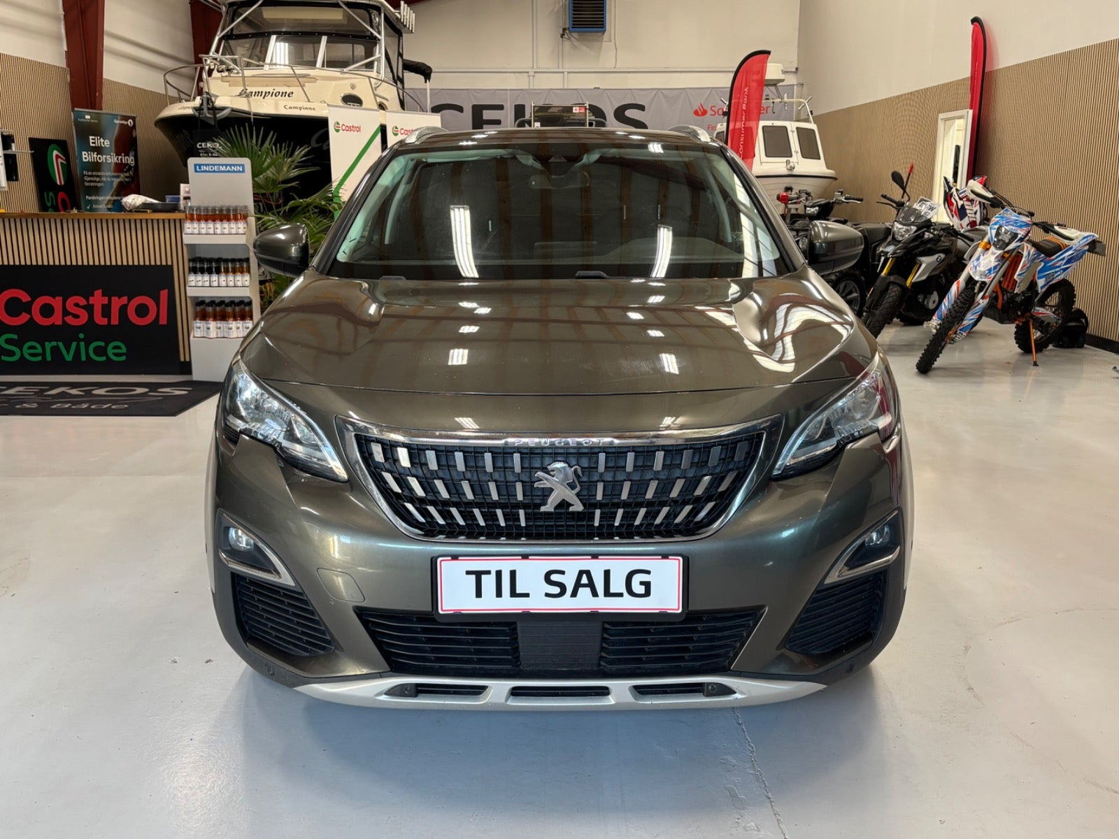 Grøn Peugeot 3008 fra 2017