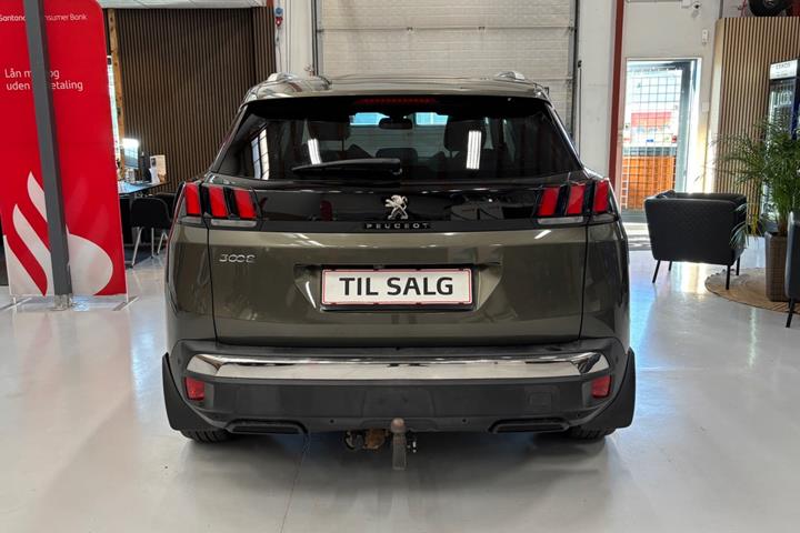 Grøn Peugeot 3008 fra 2017