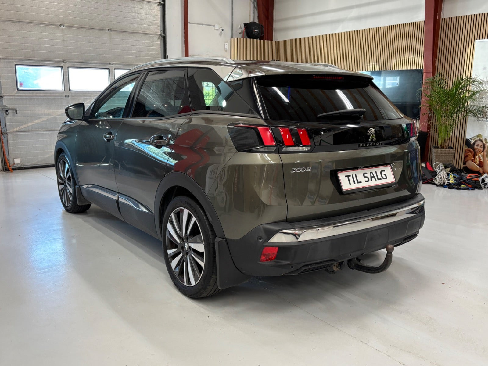 Grøn Peugeot 3008 fra 2017