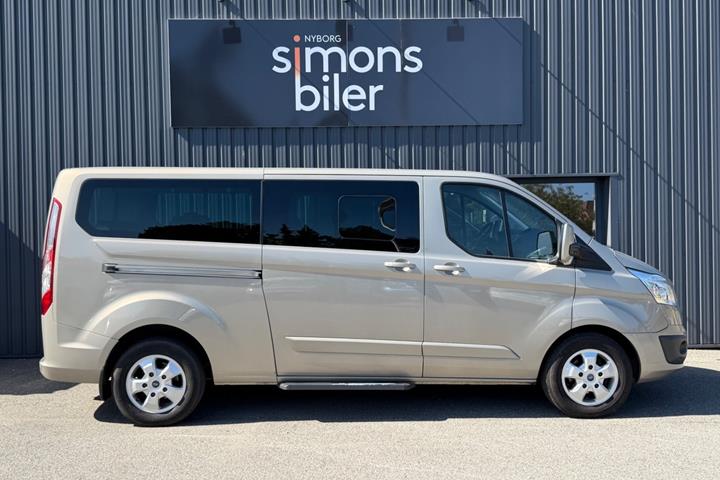 Beige Ford Tourneo Custom 300 L2 fra 2016