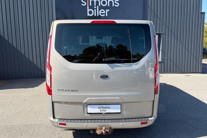Beige Ford Tourneo Custom 300 L2 fra 2016