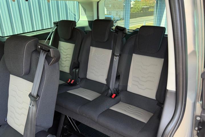 Beige Ford Tourneo Custom 300 L2 fra 2016