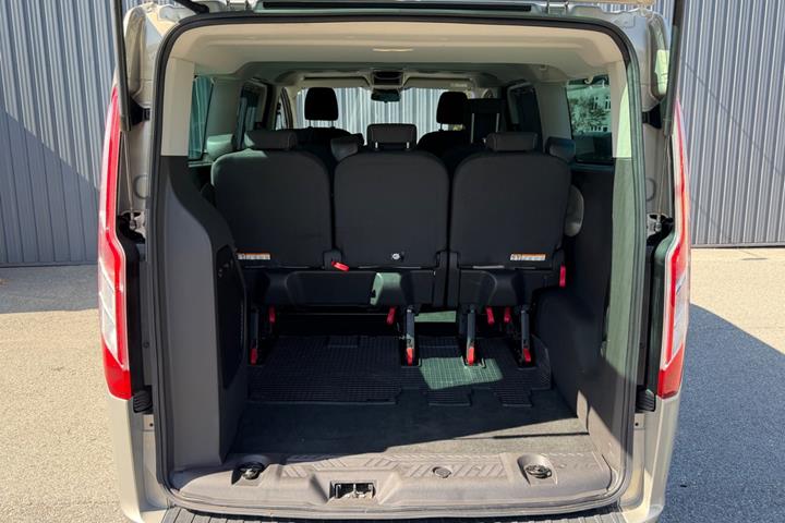 Beige Ford Tourneo Custom 300 L2 fra 2016