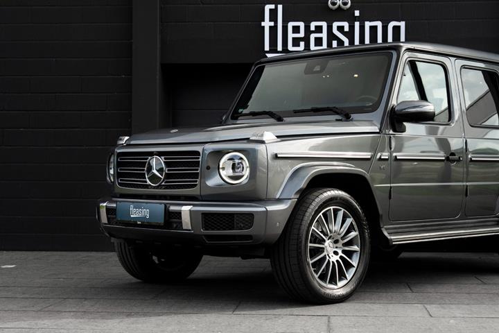 Grå Mercedes G500 fra 2020