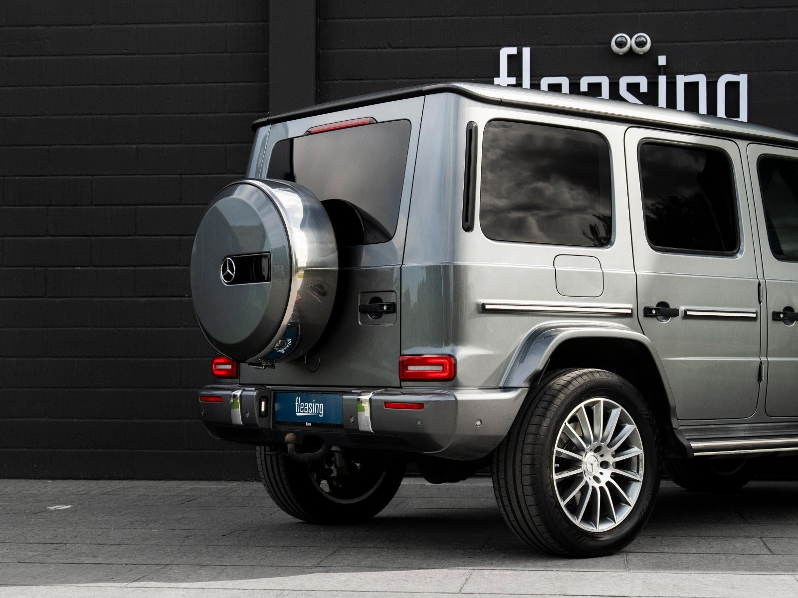 Grå Mercedes G500 fra 2020