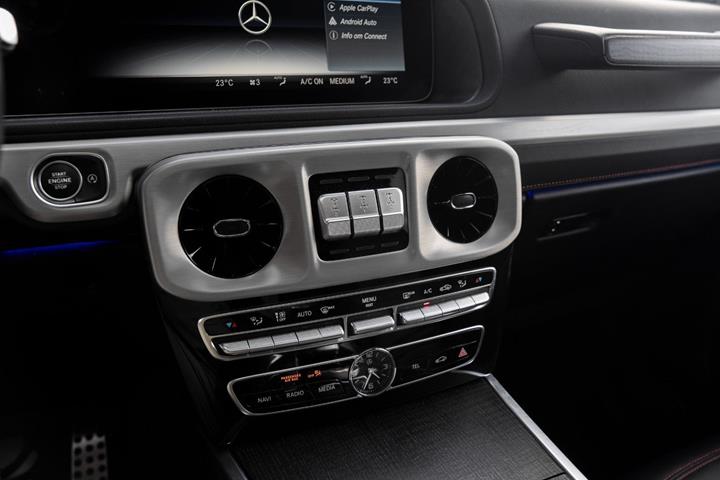 Grå Mercedes G500 fra 2020