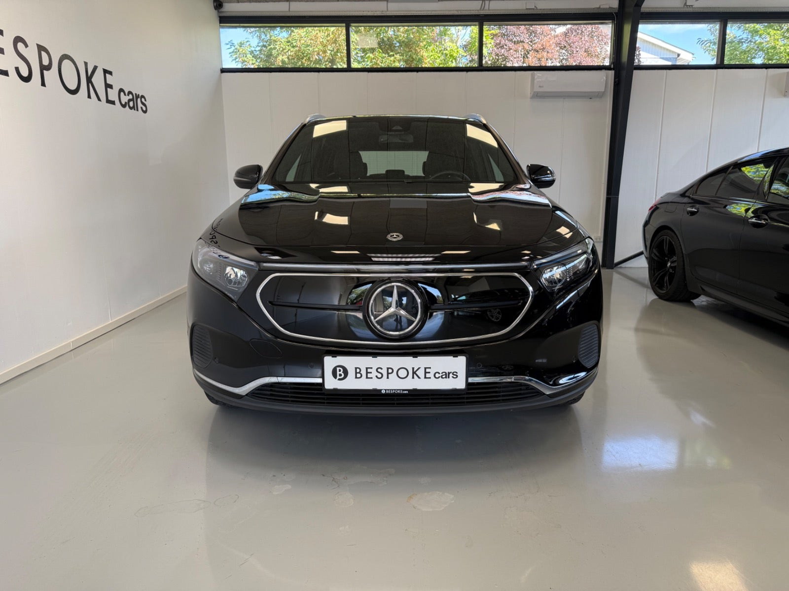 Sort Mercedes EQA250 fra 2023
