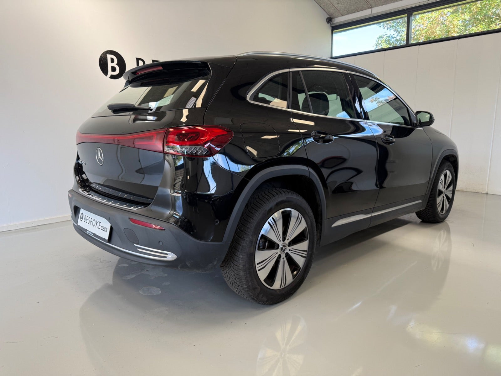 Sort Mercedes EQA250 fra 2023