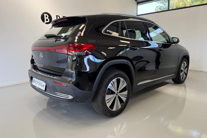 Sort Mercedes EQA250 fra 2023