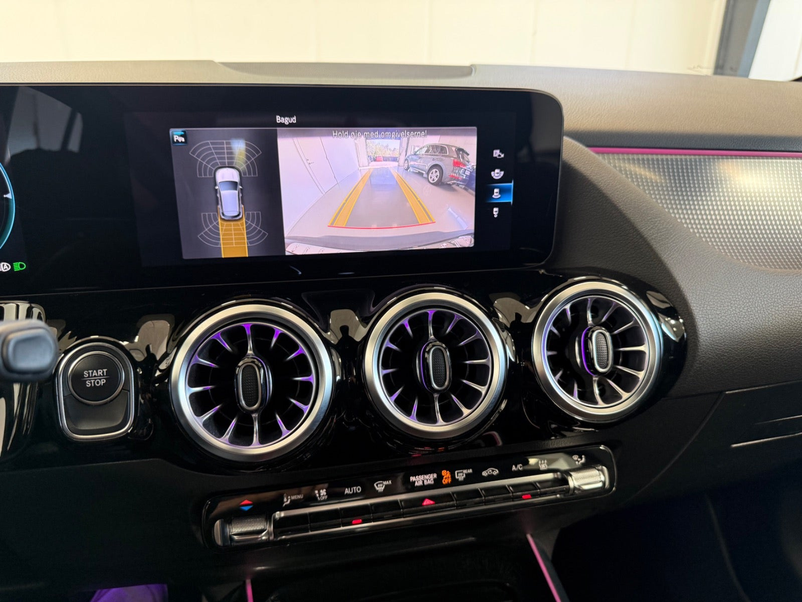 Sort Mercedes EQA250 fra 2023