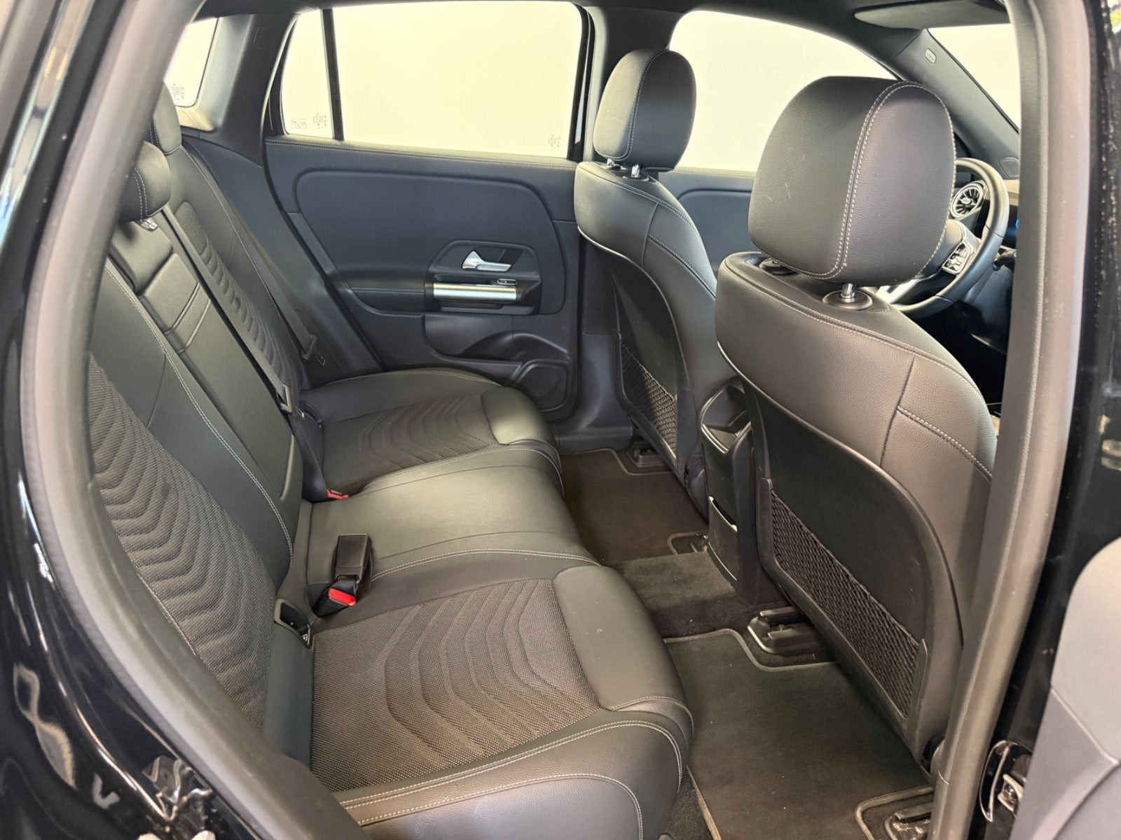 Sort Mercedes EQA250 fra 2023