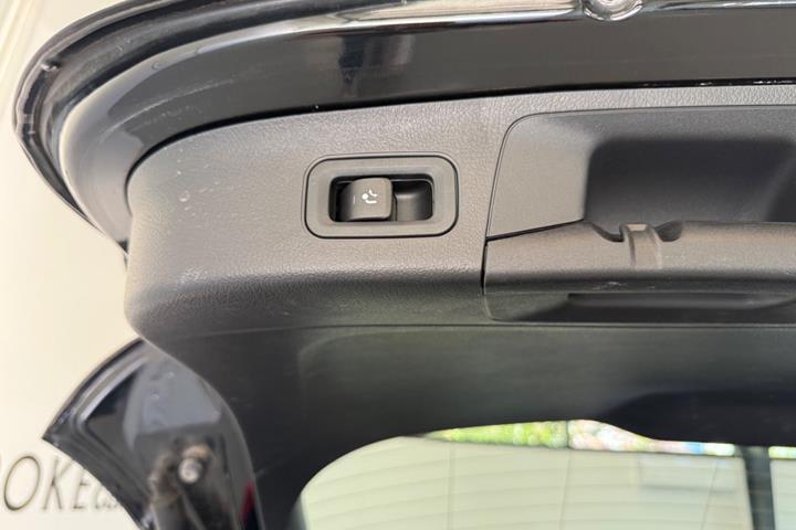 Sort Mercedes EQA250 fra 2023