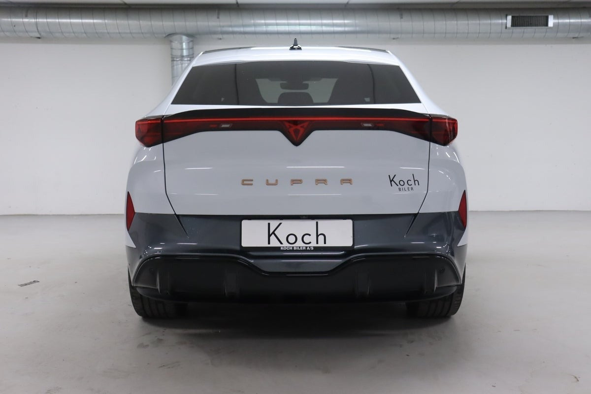 Sølv Cupra Tavascan fra 2025