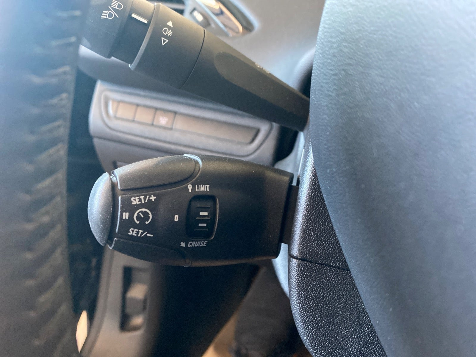 Sort Peugeot 208 fra 2018