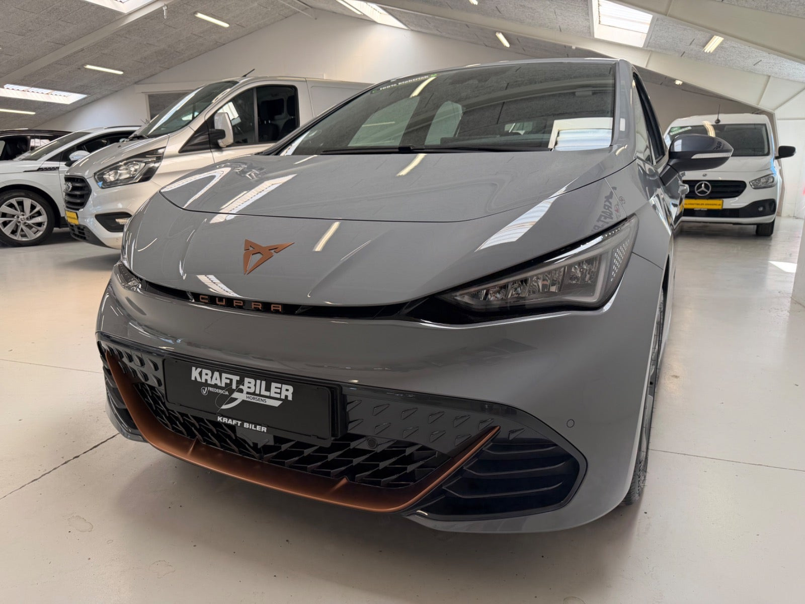 Grå Cupra Born fra 2024