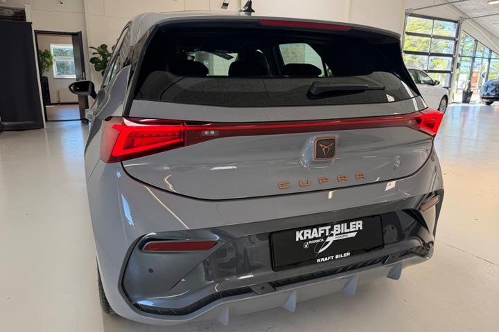 Grå Cupra Born fra 2024