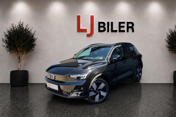 Sort Volvo XC40 fra 2023 set udefra