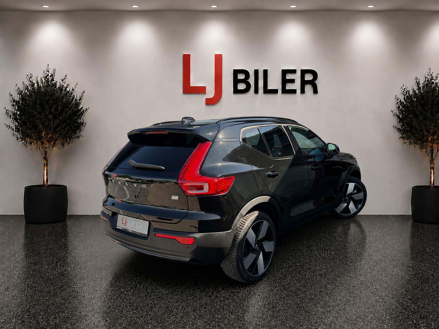 Sort Volvo XC40 fra 2023