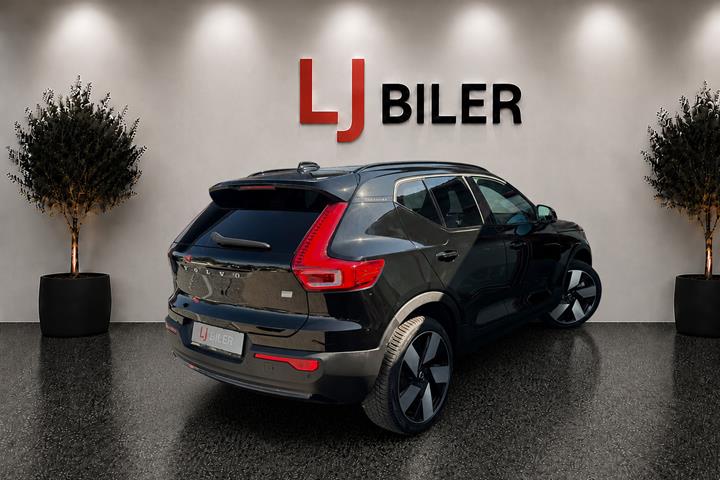 Sort Volvo XC40 fra 2023