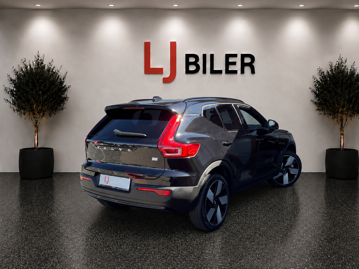 Sort Volvo XC40 fra 2023
