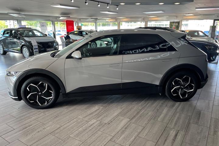 Sølv Hyundai Ioniq 5 fra 2022