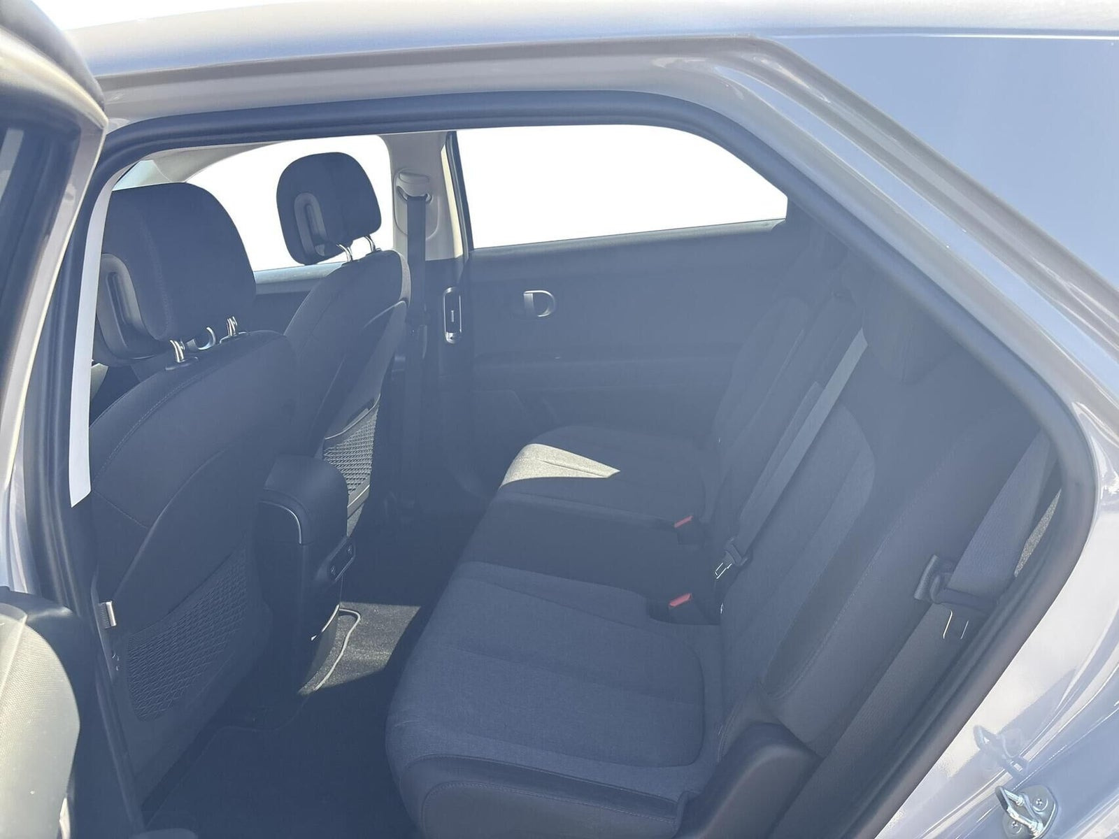 Beige Hyundai Ioniq 5 fra 2024